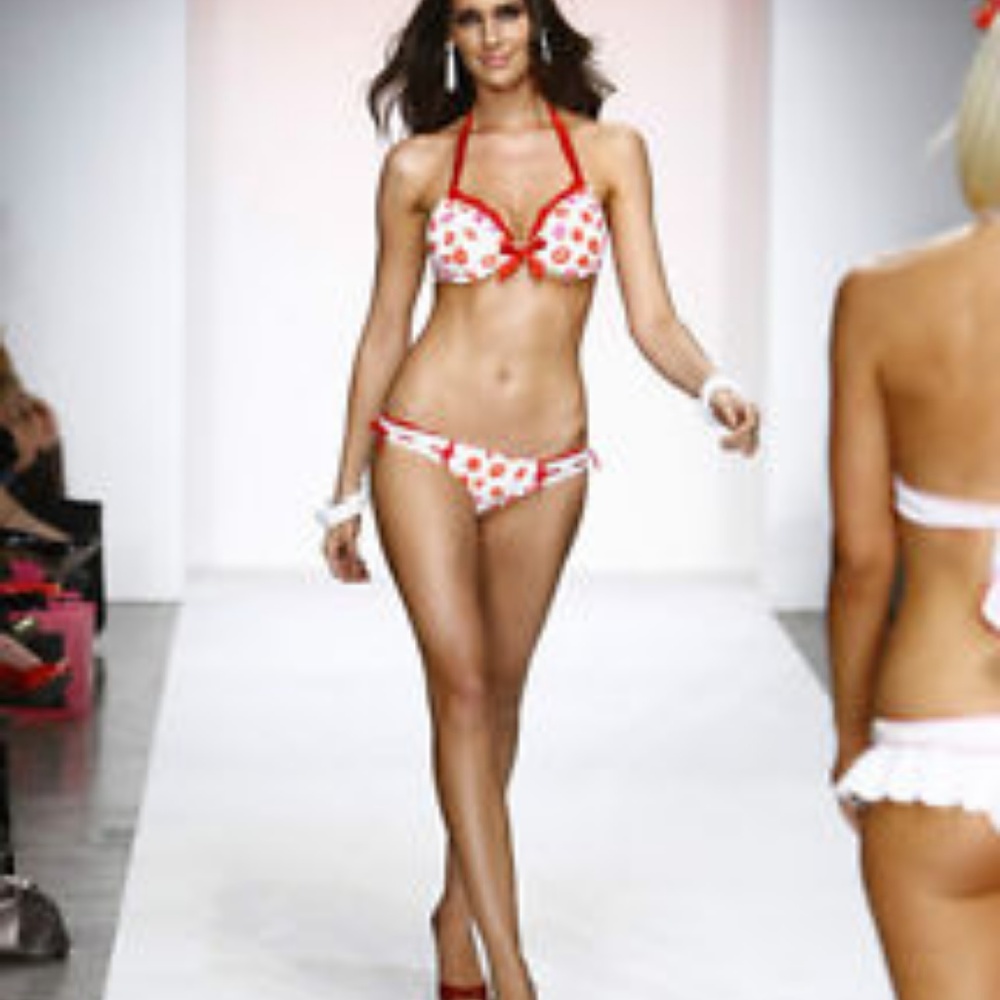 Beach Bunny Steal my kisses Bikini Set L/XL